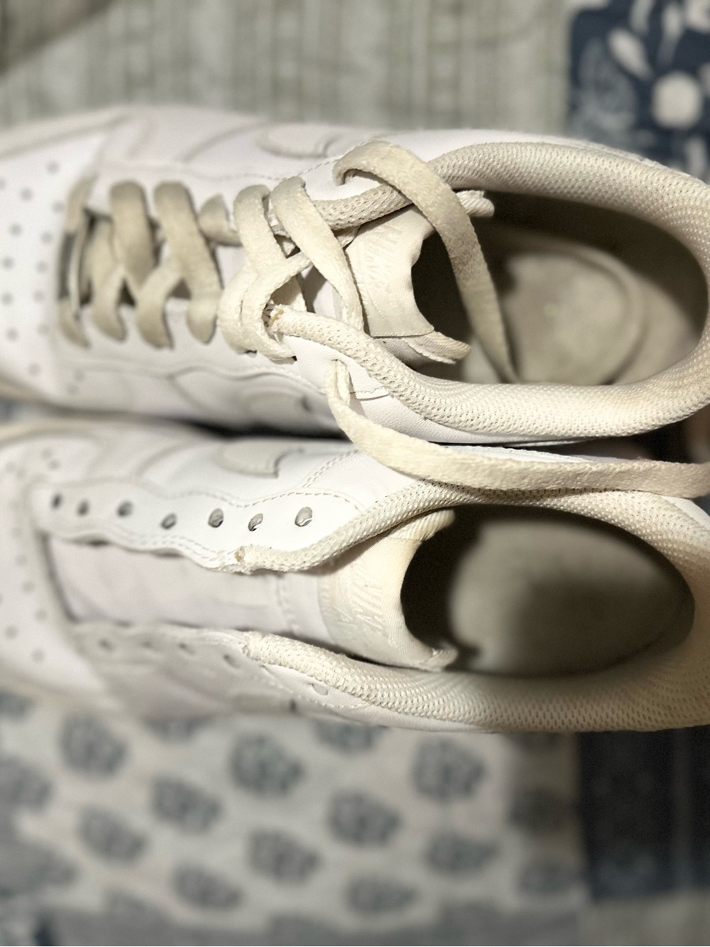 Air Force 1 7 1/2 woman’s sneakers